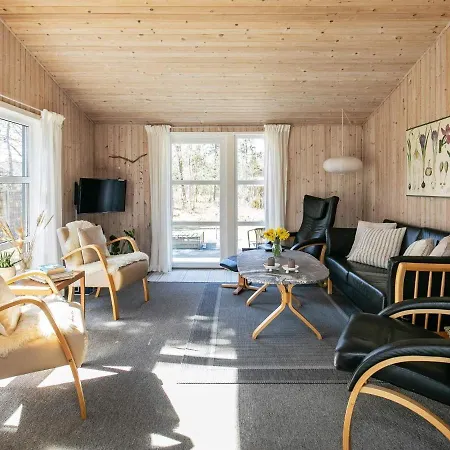 Casa vacanze 6 Person Holiday In S By